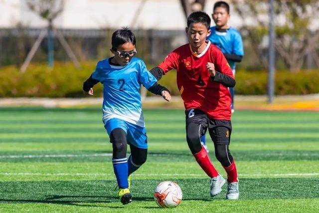 马尚30分亚当斯50+11+6 广东9连胜送福建6连败